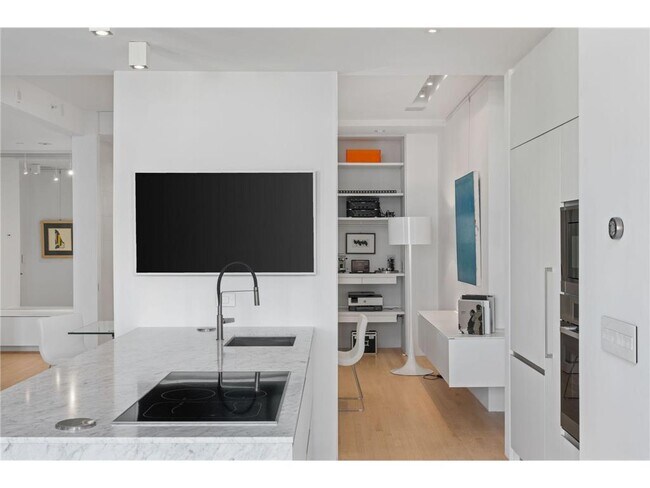 Building Photo - 201 S 11th St