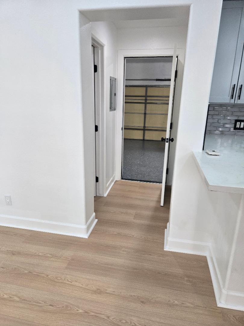 Building Photo - 418 E Hardy St