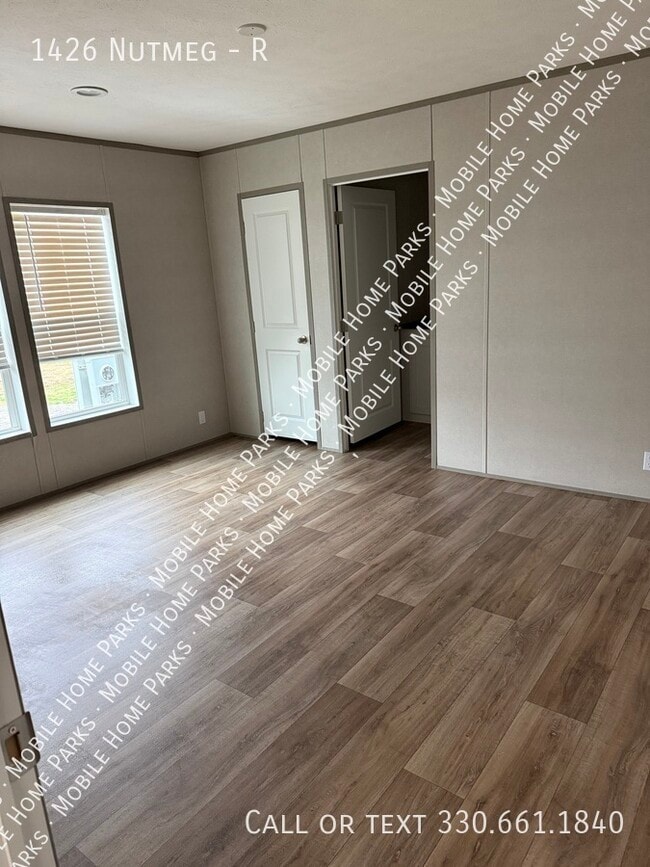 Building Photo - 1426 Nutmeg-R