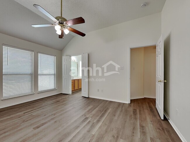 Building Photo - 217 Dartmouth Dr