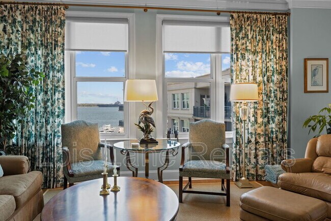 Building Photo - 2 Wharfside St