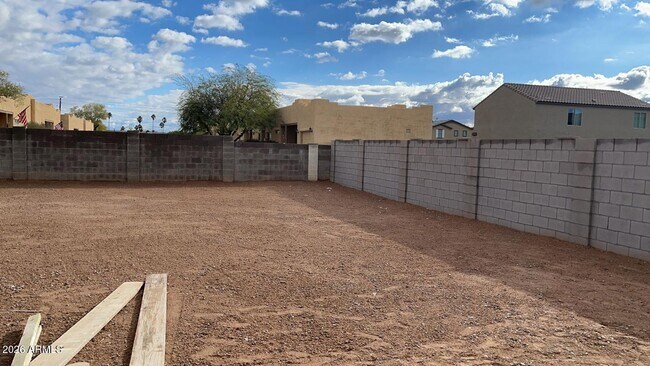 Building Photo - 825 Country Village Ln