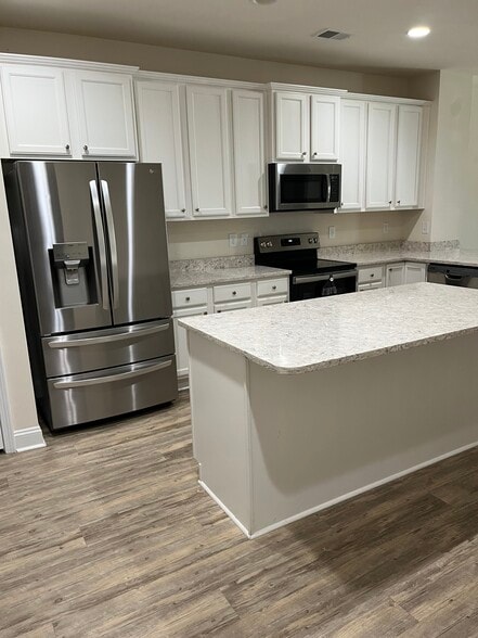 Building Photo - 6490 Green Fennel Ave SW
