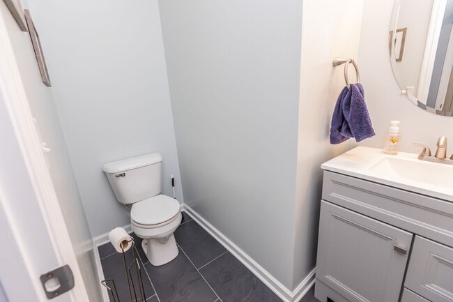 Building Photo - 3 Bedroom 2.5 Bath Townhouse in Grand Oaks...