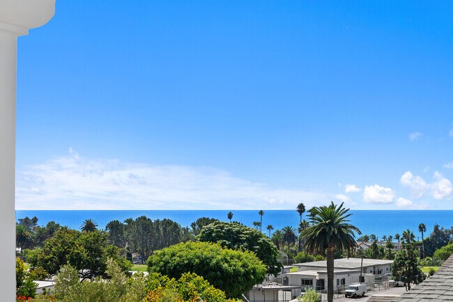 Building Photo - 26509 Via Sacramento