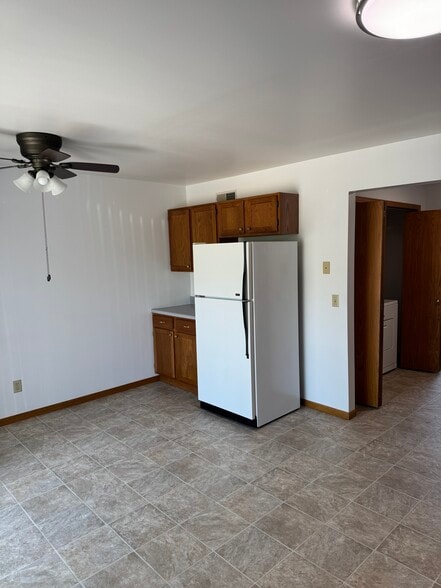 Building Photo - 2161 Sunnyslope Dr
