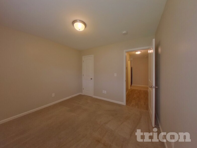 Building Photo - 567 Scarlet Leaf Ln.