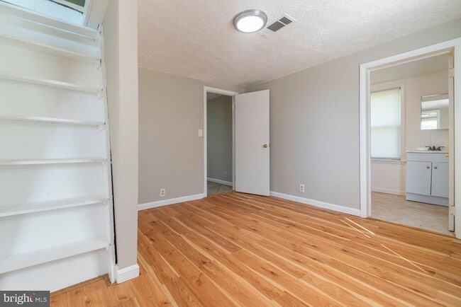 Building Photo - 107 Fusting Ave