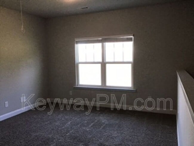 Building Photo - 618 Turtle Crk Ln