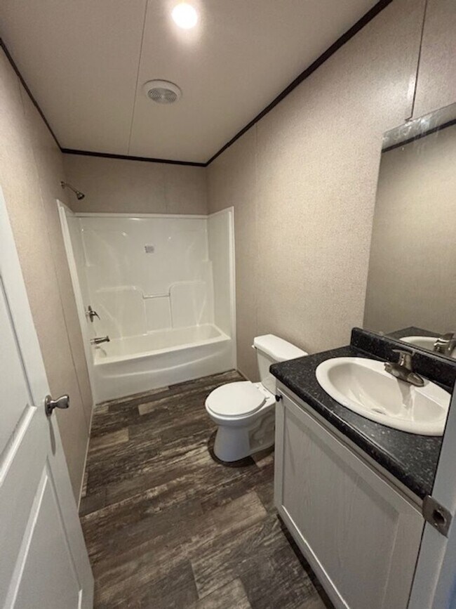 Building Photo - 5952 Yale Ave