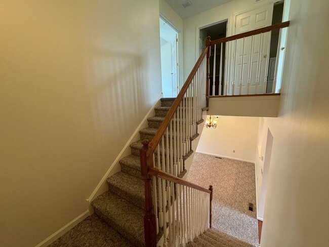Building Photo - THREE BEDROOM TOWNHOUSE- East Penn Schools