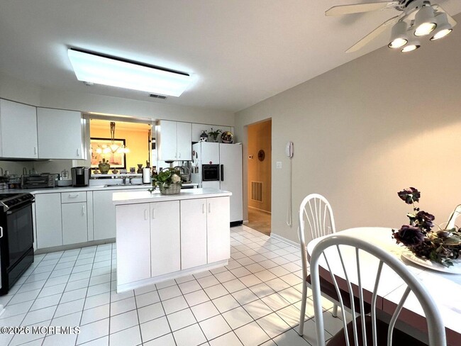 Building Photo - 92 Winthrop Rd