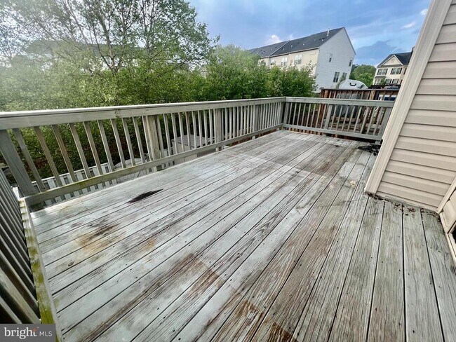 Building Photo - 1155 Carinoso Cir