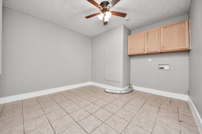 Building Photo - 602 Fostoria Ln