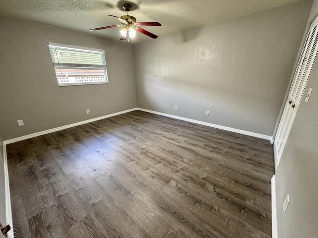 Building Photo - 2241 Granada Dr