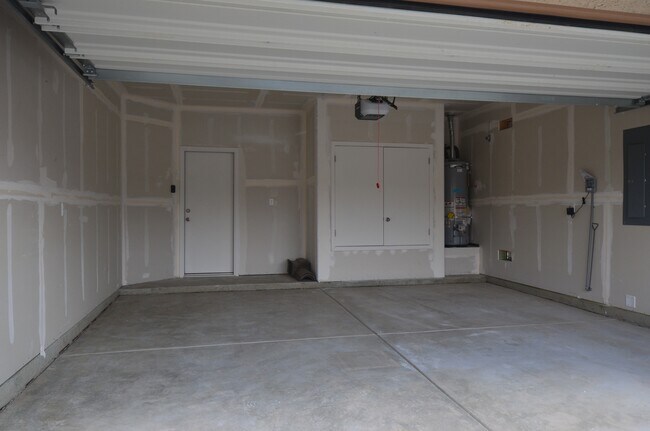 Building Photo - 1426 Valle Vista Rd NW