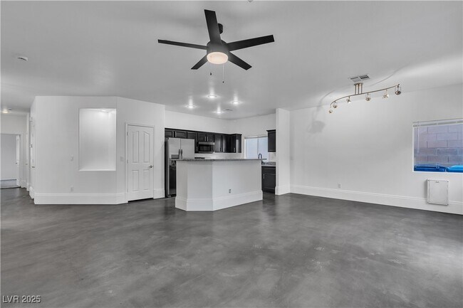 Building Photo - 4468 Lobero Ave