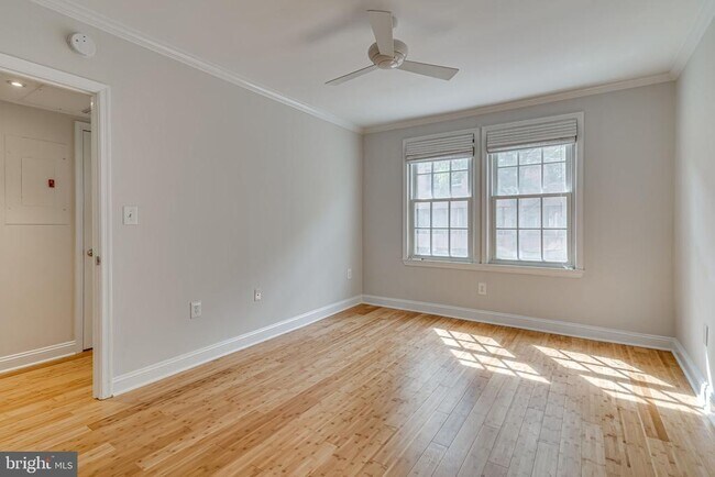 Building Photo - 610 Bashford Ln