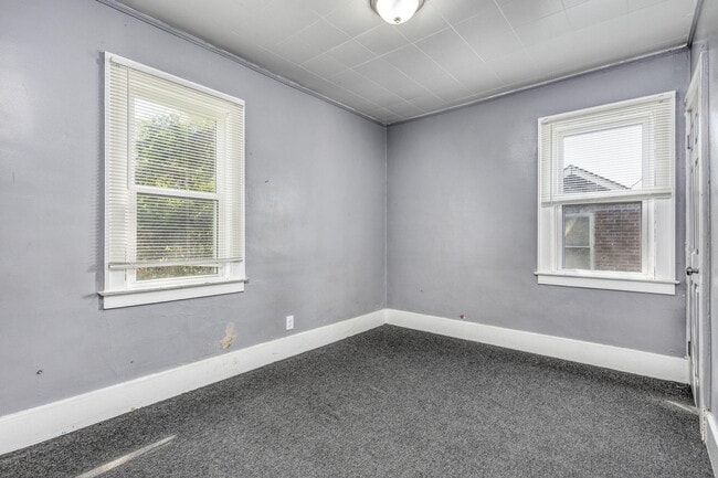 Building Photo - 15740 Stout St