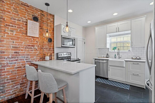 Building Photo - 1511 Hamlet St