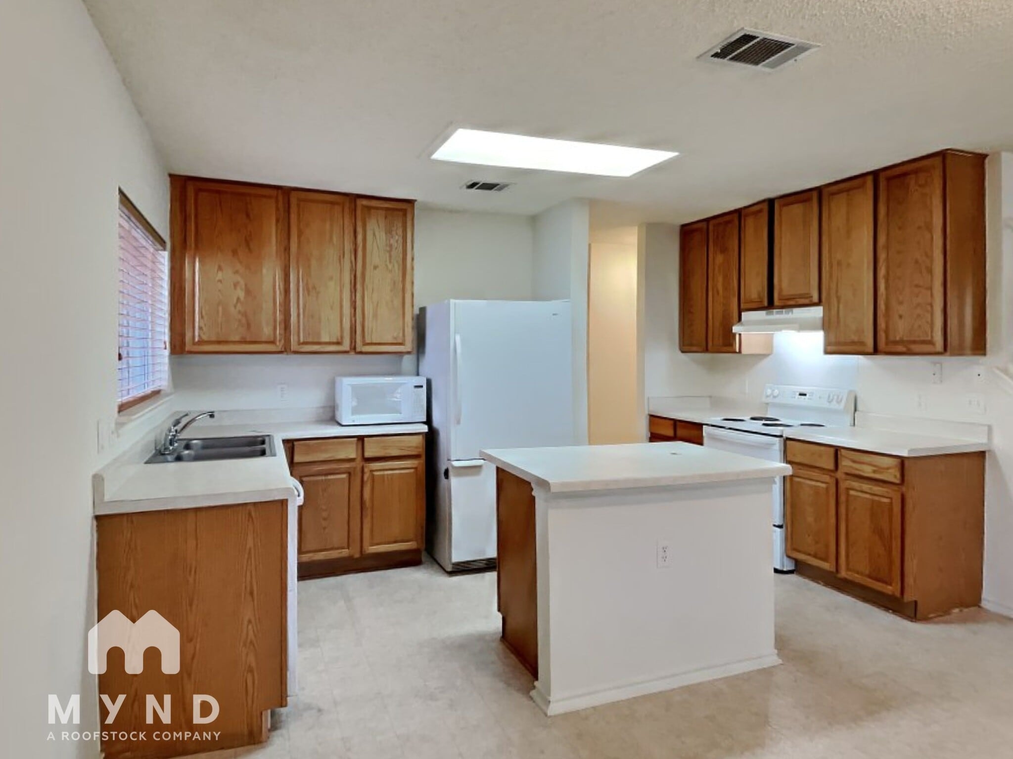 Building Photo - 205 Covala Dr