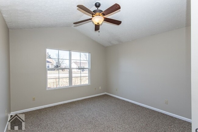 Building Photo - 105 Shara Dr