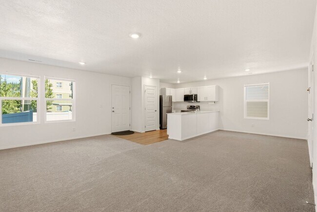 Building Photo - Beautiful 4 bedroom home in Liberty Lake! Move in Ready!
