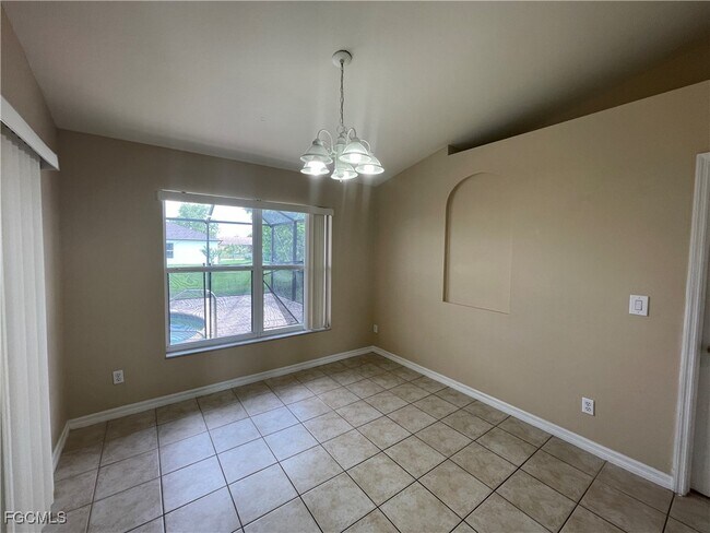 Building Photo - 630 SW 28th Terrace