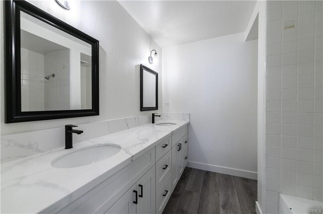 Building Photo - 27 Eden