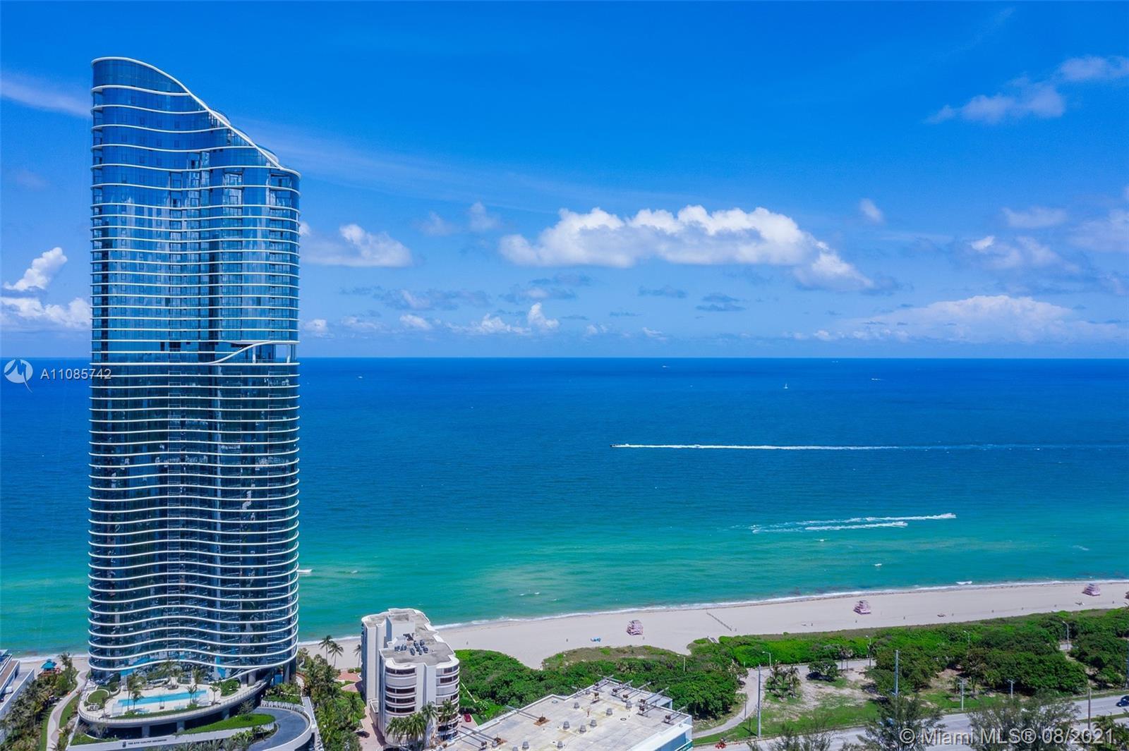 Building Photo - 15701 Collins Ave