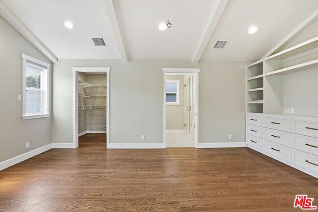 Building Photo - 11370 Matteson Ave