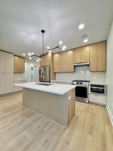 Building Photo - 85 W High St