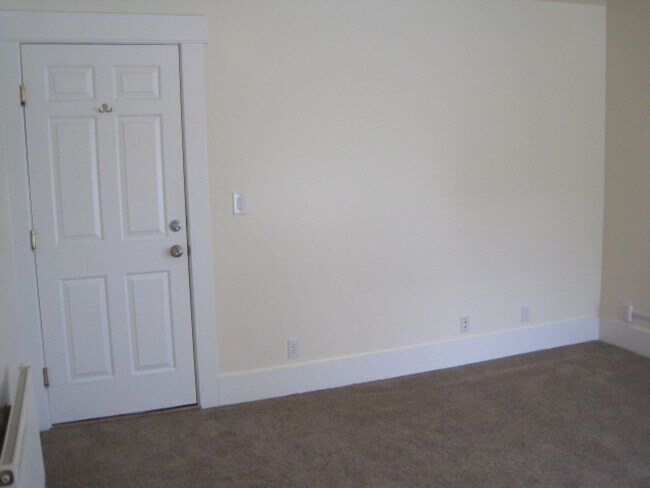 Building Photo - 4736 18th Ave NE