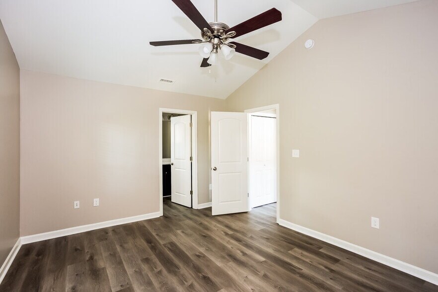 Building Photo - 109 Lookout Point Pl
