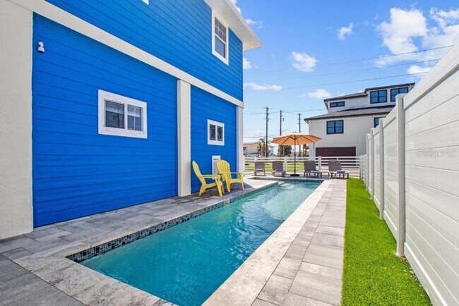 Building Photo - 14500 N Bayshore Dr