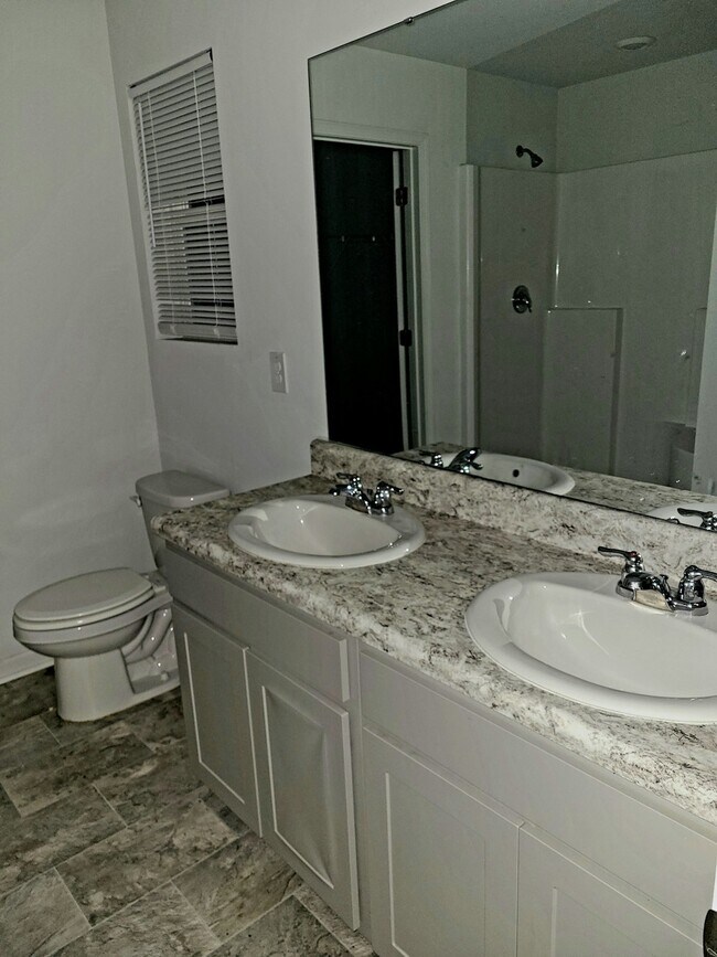 Building Photo - 285 Riley Wy