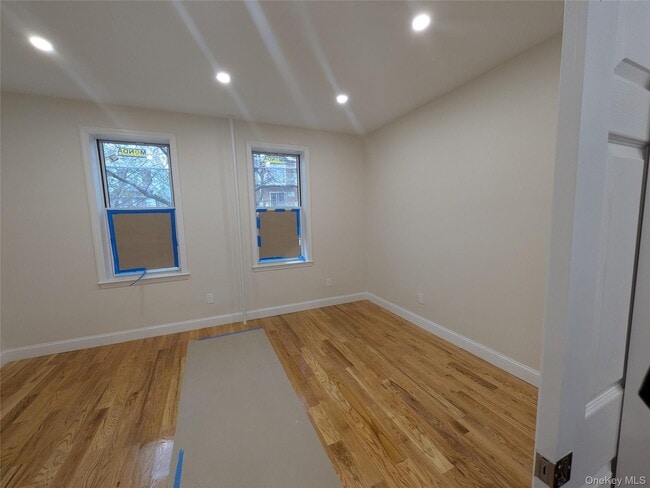 Building Photo - 104-44 42nd Ave