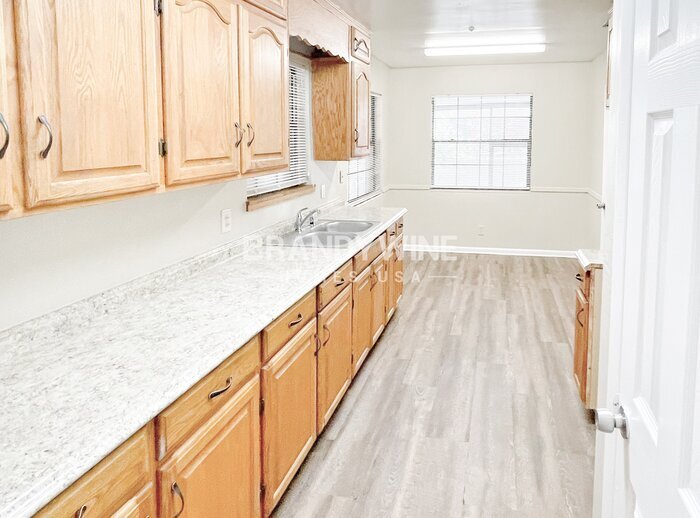 Building Photo - 2255 Tegner Dr