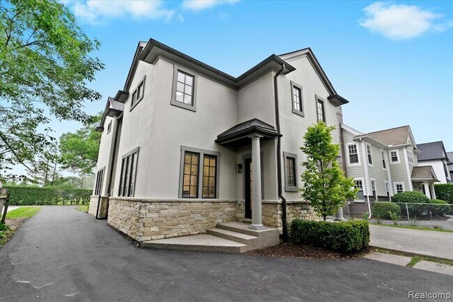 Building Photo - 1897 Norfolk St