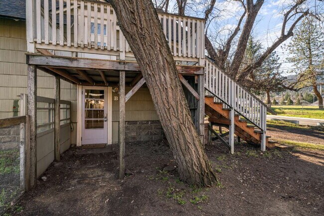 Building Photo - 248 Walker Ave