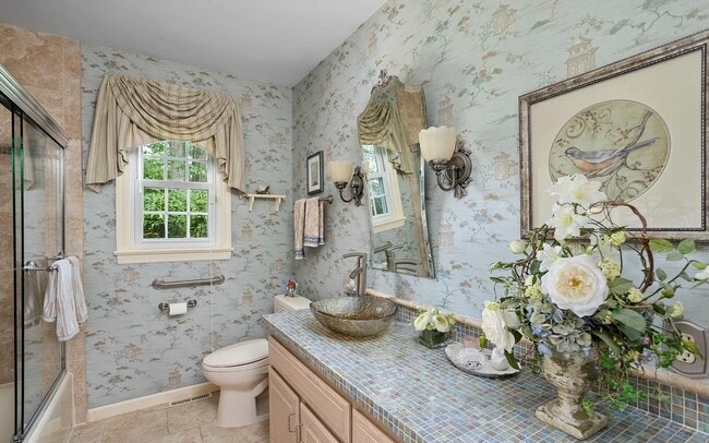 Building Photo - 3847 Quakerbridge Rd