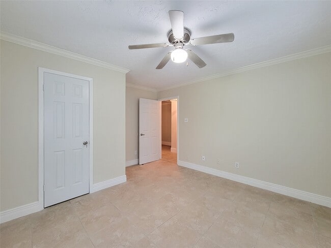 Building Photo - 25723 Glen Loch Dr