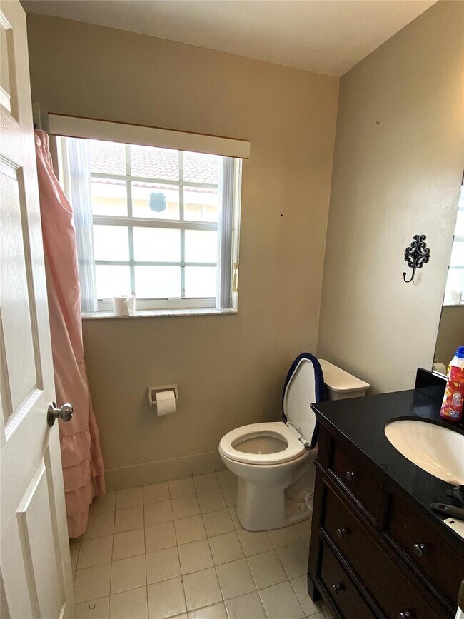 Building Photo - 3550 Stratton Ln