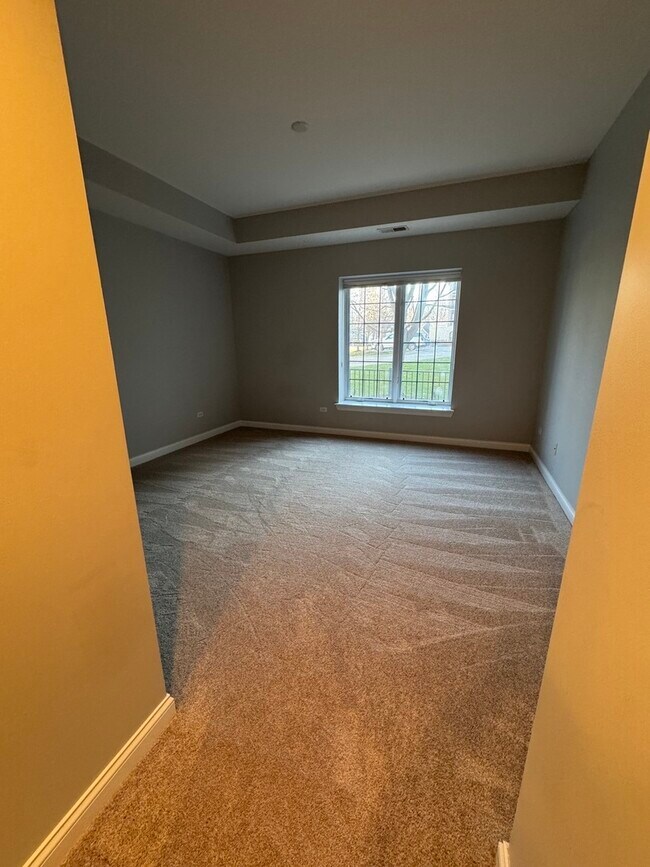 Building Photo - 1800 Amberley Ct