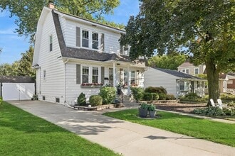 Building Photo - 235 Oakland Grove