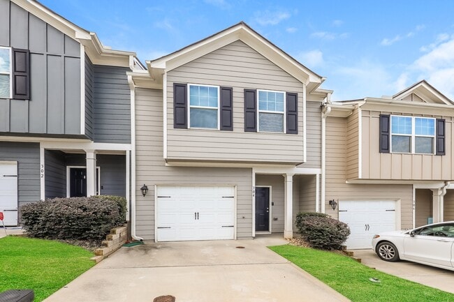 Building Photo - 304 Highwood Ln