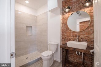 Building Photo - 1611 Swain St