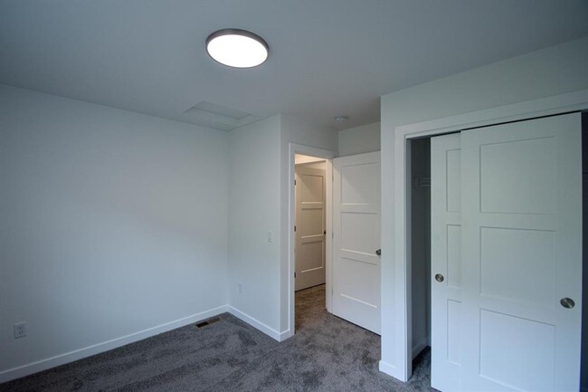 Building Photo - New South Hills Duplex Stunner!