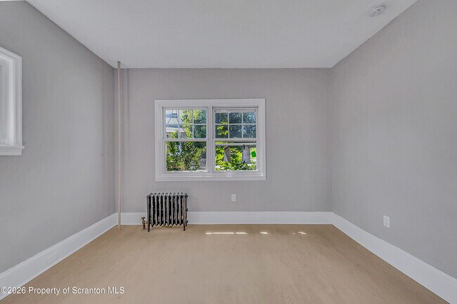 Building Photo - 958 Ridge Ave