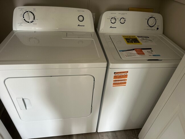 Building Photo - 200 Charles St